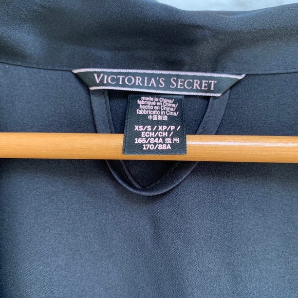 Victoria Secret soft/light Robe - Picture 4 of 5